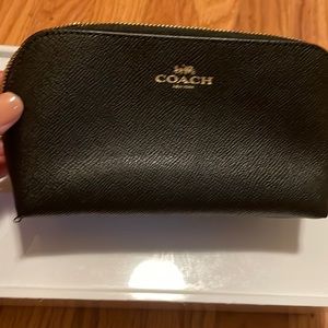 COACH  🚂 make up bag 💯 authentic